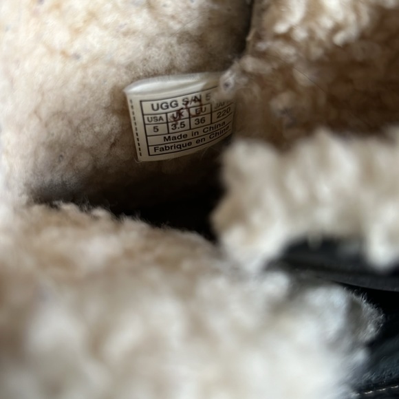 Ugg Kids Youth Leather Shearling Inside Boots Size 5 - Picture 8 of 10